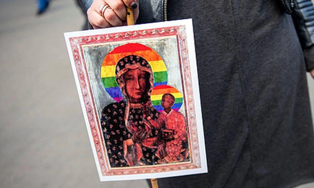 Αθωώθηκαν Πολωνές για τις αφίσες με την Παναγία με γκέι φωτοστέφανο